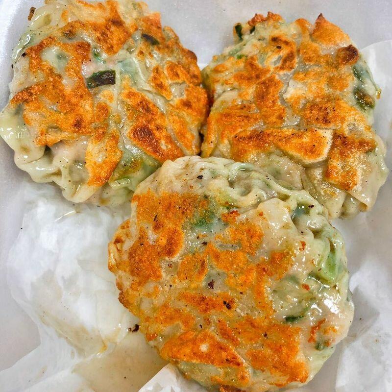 17. 韭菜饼Fried Pork/Chinese Chives Cake